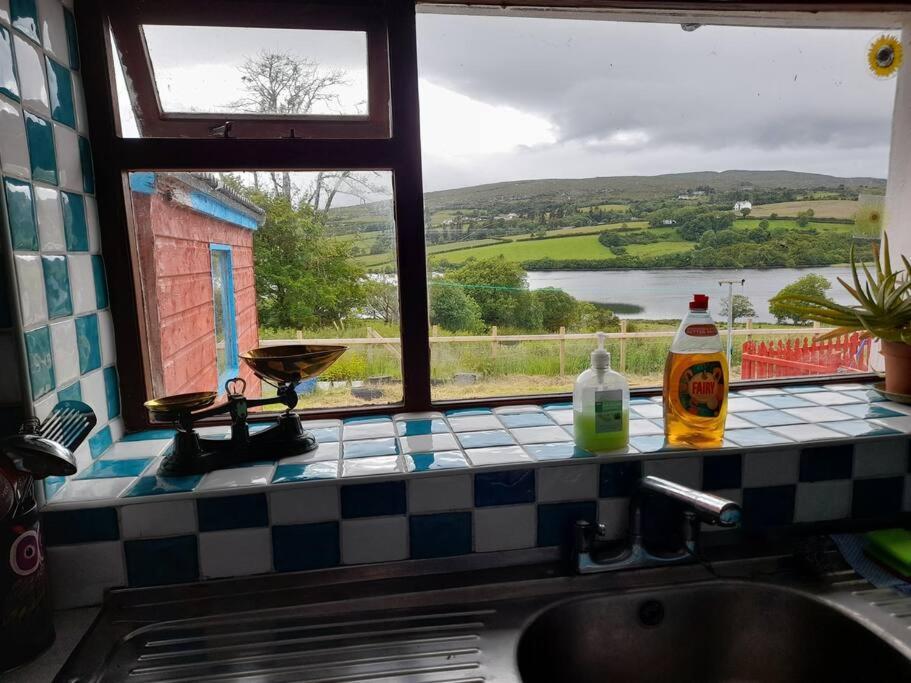 Granny'S Cottage, A Lovely Lakeside Cottage Donegal Town Dış mekan fotoğraf