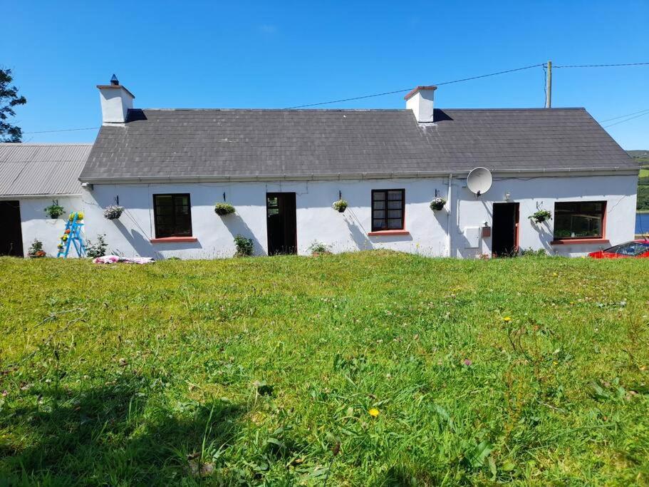 Granny'S Cottage, A Lovely Lakeside Cottage Donegal Town Dış mekan fotoğraf