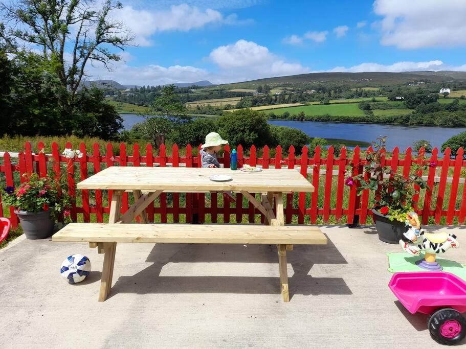 Granny'S Cottage, A Lovely Lakeside Cottage Donegal Town Dış mekan fotoğraf